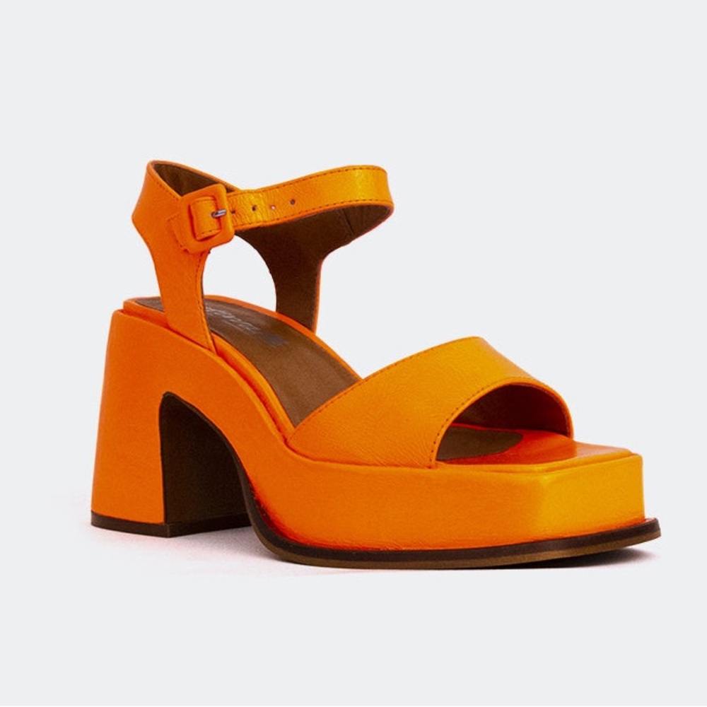 SOLD L’intervalle Valtos Neon Orange Leather Platform Sandlas size 10 EU41